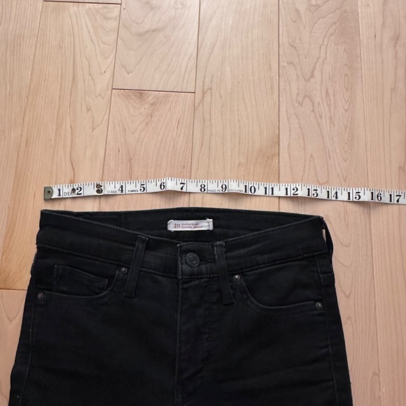 Levi's 311 Shaping Skinny Jeans Black (25) - Picture 5 of 7